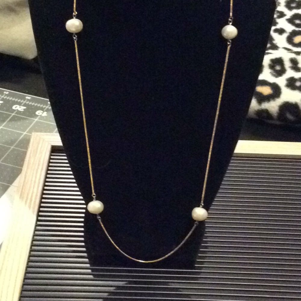 Gold plated chain w/ faux pearls.